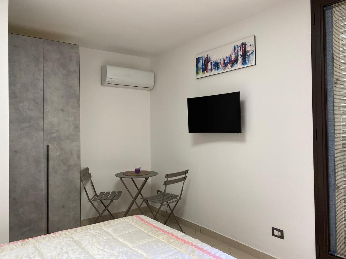 Room Mazzini Лечче Экстерьер фото